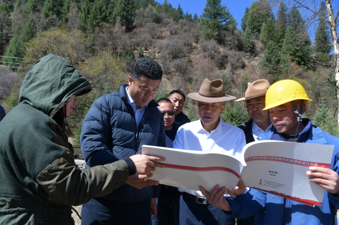 张德发王甲到吾伊乡调研督导综合环境治理交通国字号双创等重点工作